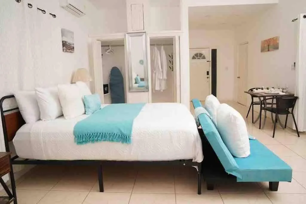 Villa Serenity By The Water Providenciales Guest house