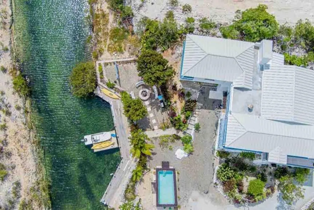 Guest house Villa Serenity By The Water Providenciales Turks And Caicos Islands
